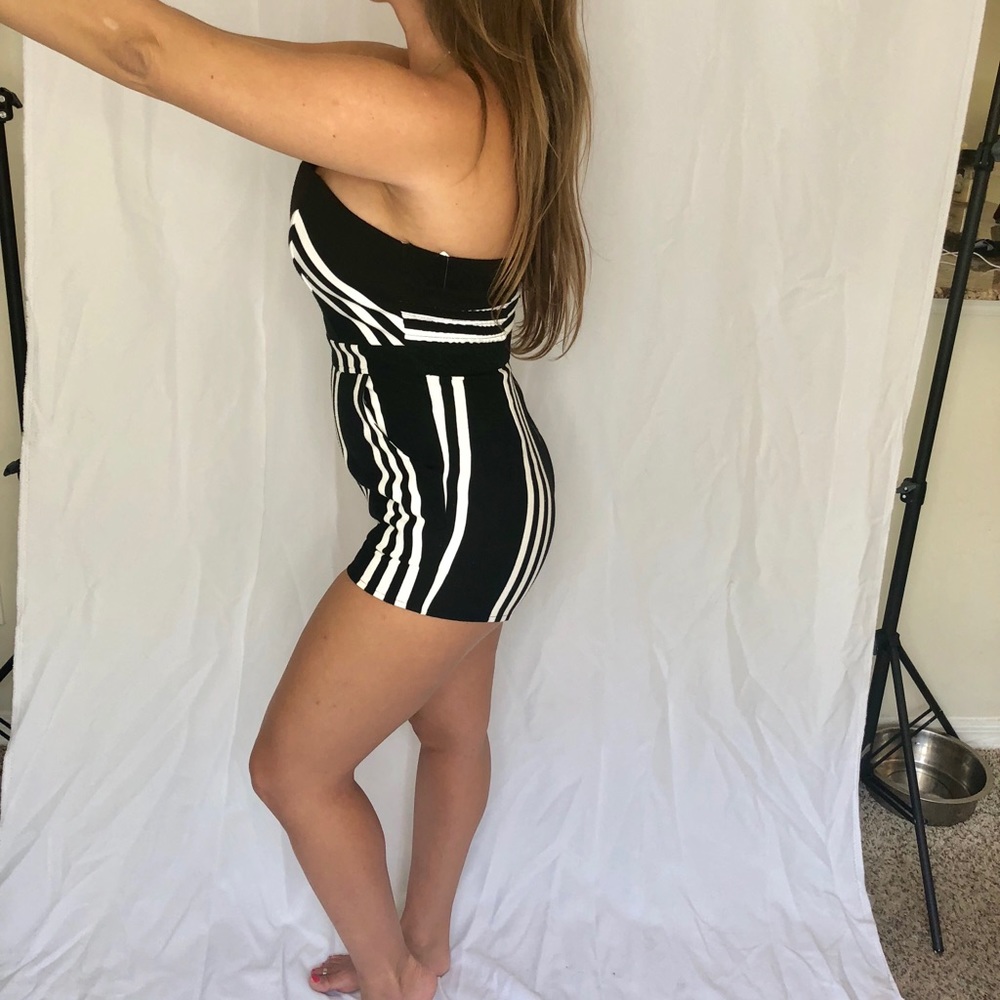 Patterned Romper - Picture 5 of 8